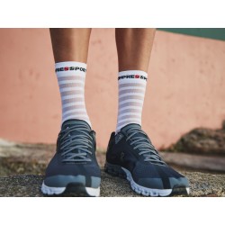 Compressport kojinės Pro Racing Socks V4.0 Ultralight Run High 35-38 black/red