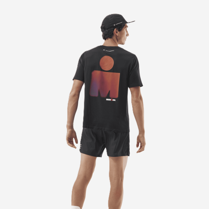 COMPRESSPORT TRAINING SS IRONMAN 2025 vyriški bėgimo marškinėliai
