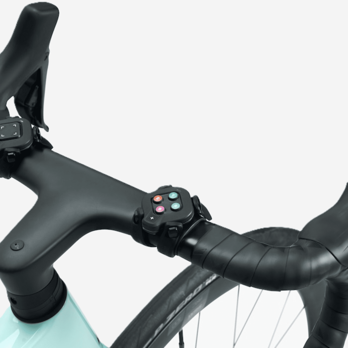 WAHOO KICKR CORE 2 su ZWIFT COG & CLICK treniruoklis