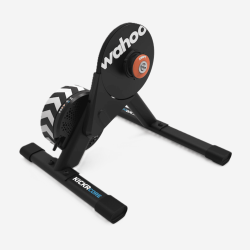 WAHOO KICKR CORE 2 su ZWIFT COG & CLICK treniruoklis