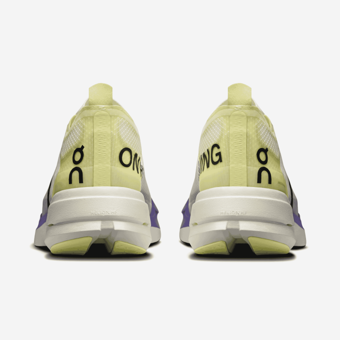 ON CLOUDBOOM STRIKE moteriški bėgimo batai | S-Sportas.lt