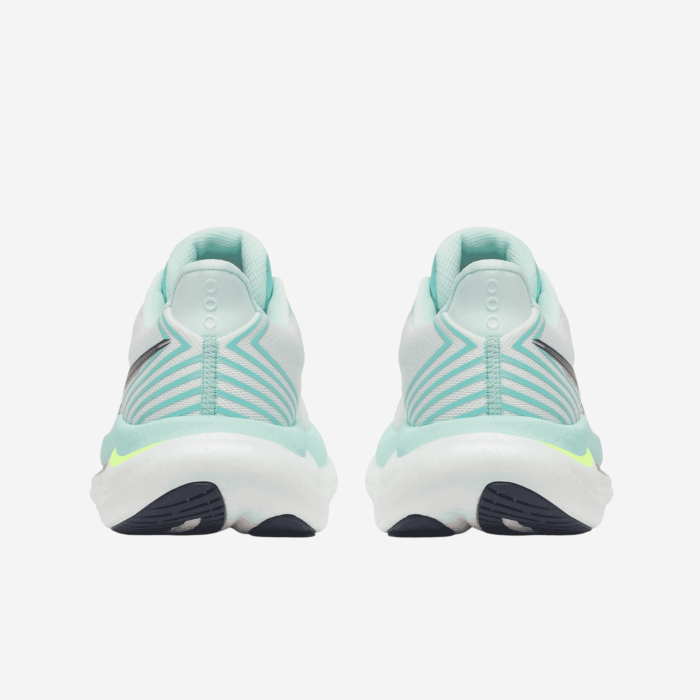 SAUCONY TRIUMPH 23 moteriški bėgimo batai