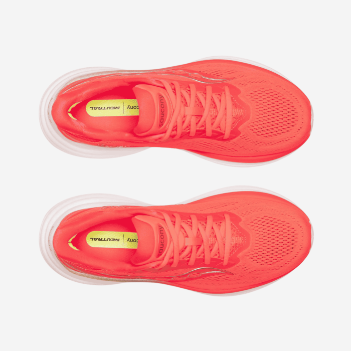 SAUCONY TRIUMPH 24 moteriški bėgimo batai | S-Sportas